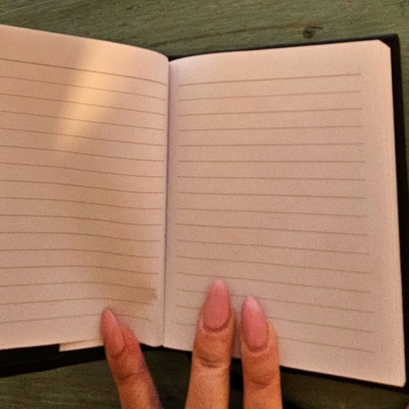 Michael Kors Refillable Notebook - Picture 5 of 7